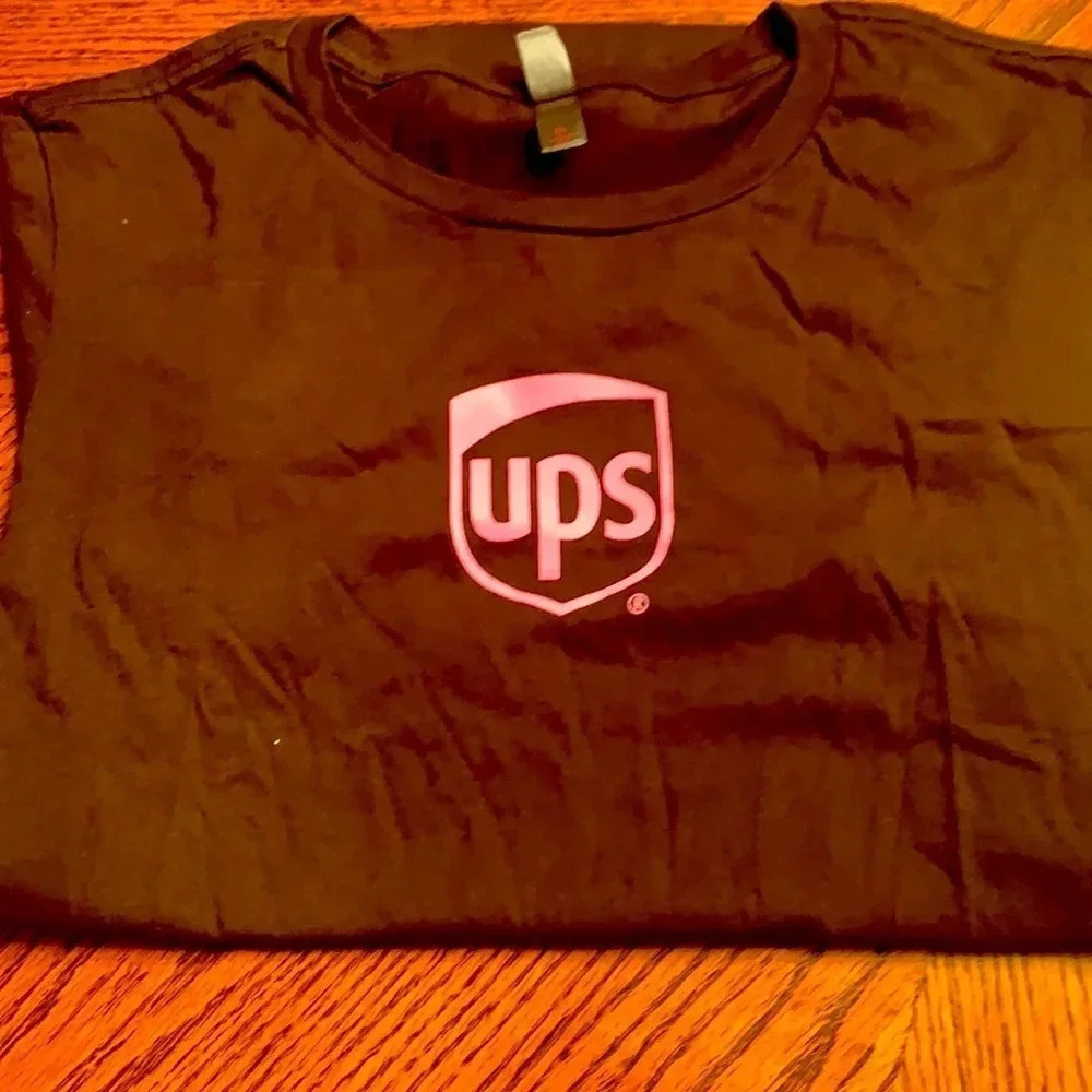 UPS Tee Shirt NWOT - Picture 5 of 5